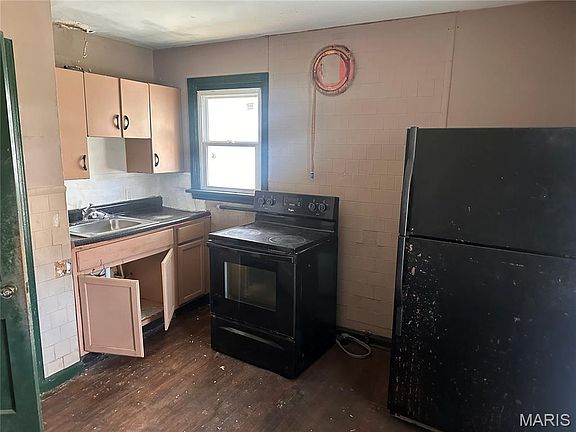 5th image of 6133 Lillian Ave