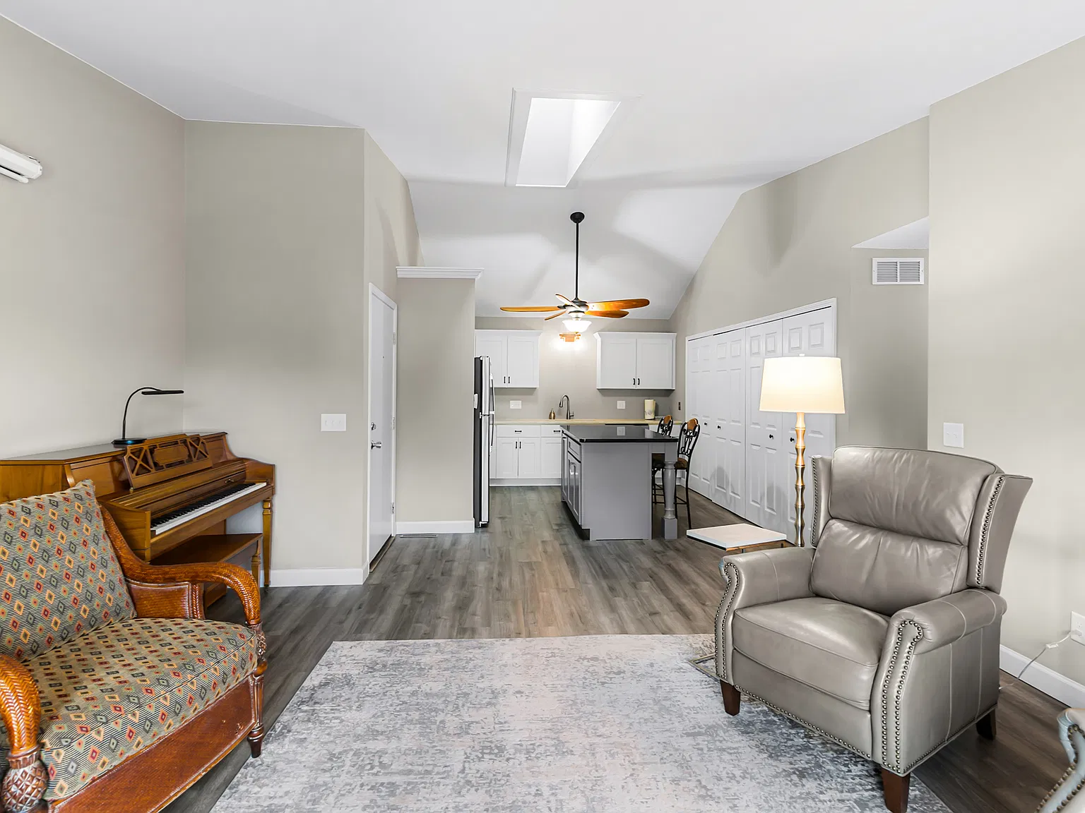 2 bed, 959 sqft, $1,550 — Photo 4