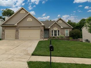 929 Summit Oaks Dr, Eureka, MO 63025