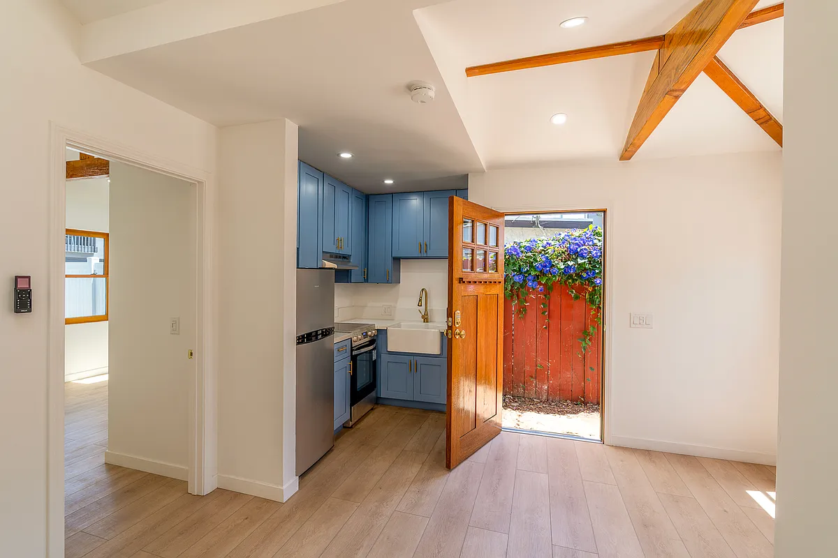 Building Photo - 355 N Colorado Pl #1/2