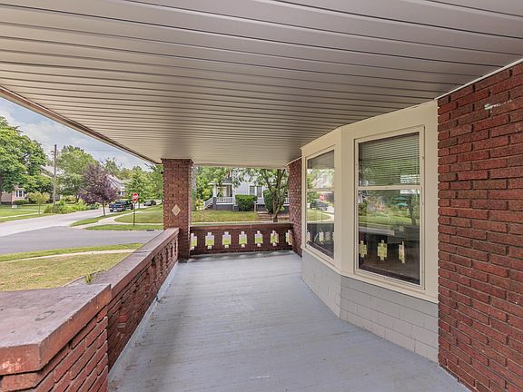 2nd image of 3064 Berkshire Rd