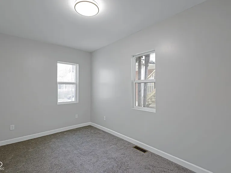 2209 Noble St #1 — Photo 14