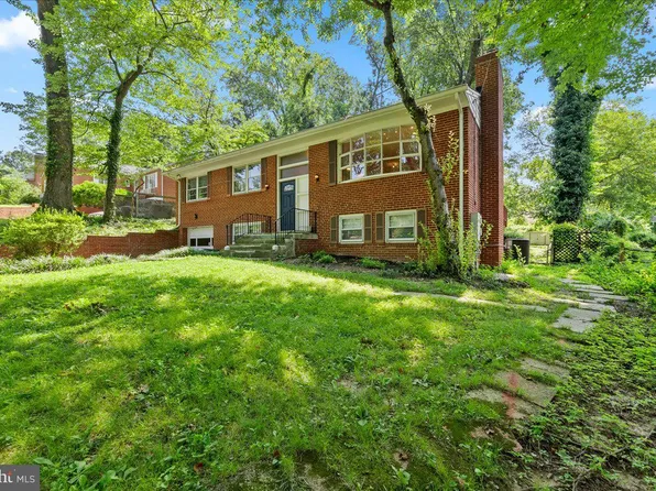 3035 Hazelton St, Falls Church, VA 22044