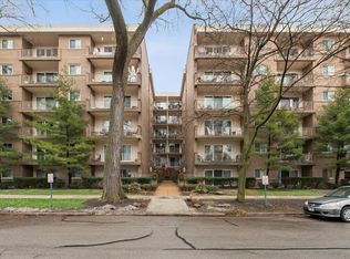 411 Ashland Ave APT 1A, River Forest, IL
