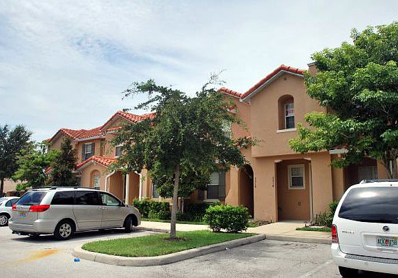 2nd image of 5514 Paradise Cay Cir