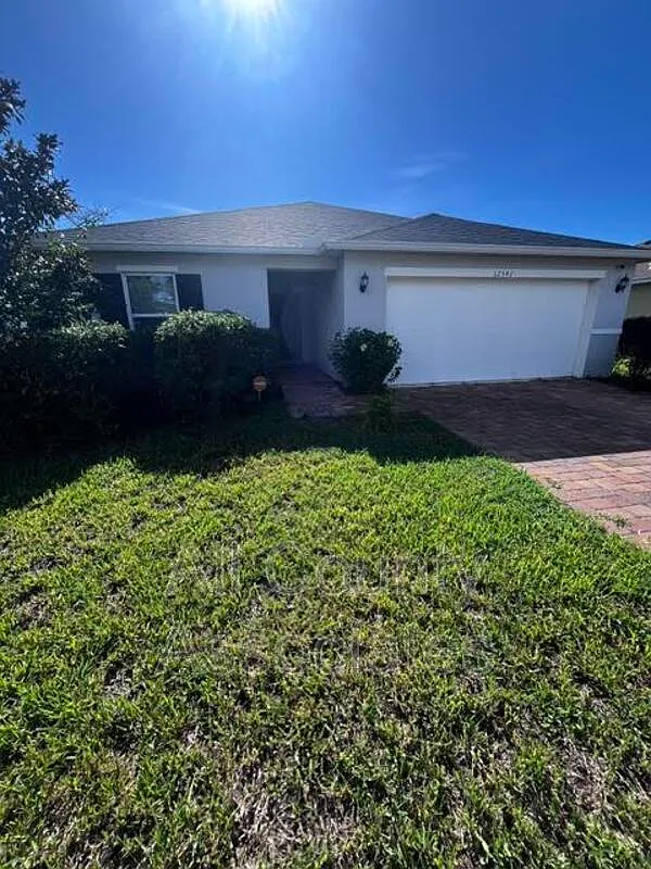 4 bed, 2.0 bath, 1696 sqft, $2,295 — Photo 3