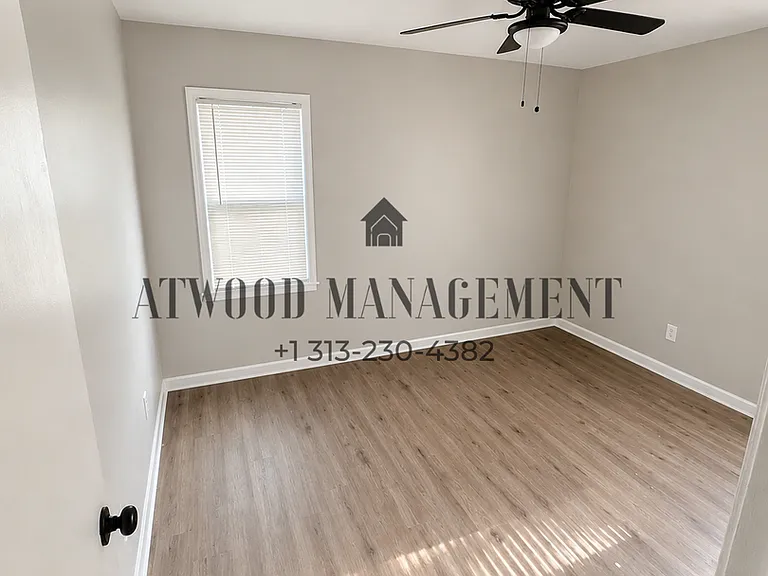 19440 Rutherford St — Photo 6