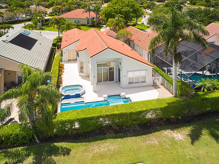 8282 Spyglass Dr — Photo 35