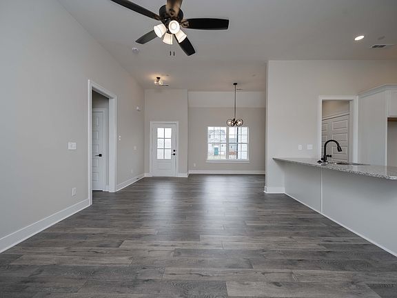 4th image of 118 Whitehorn Ln