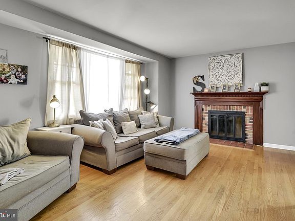 5th image of 200 Princeton Ln