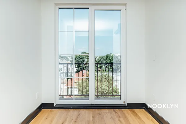 Rented by Nooklyn NYC LLC | media 19