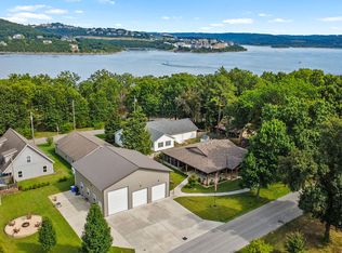 325 Lakeland Ave, Hollister, MO 65672