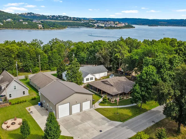 325 Lakeland Ave, Hollister, MO 65672
