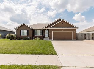 2974 Jack Cir, Salina, KS 67401