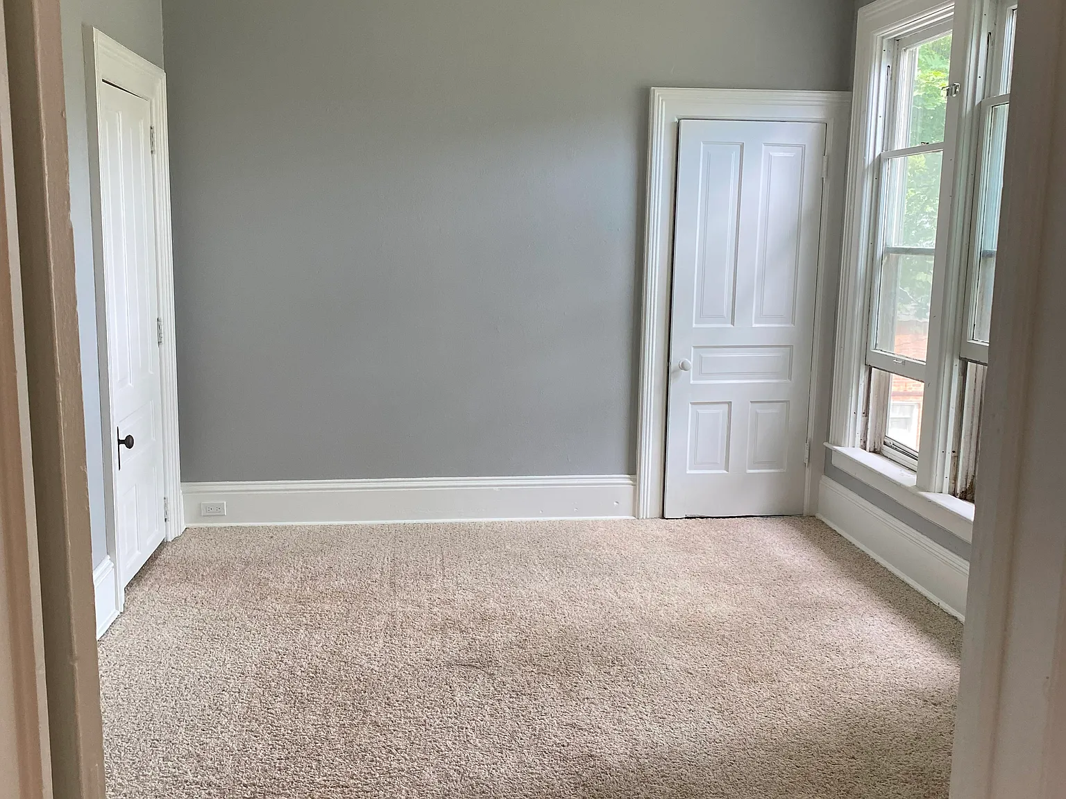 213 Toledo St — Photo 4