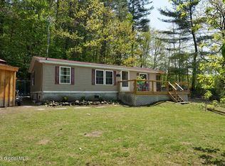 924 Chestnut Hill Rd, Cambridge, NY 12816