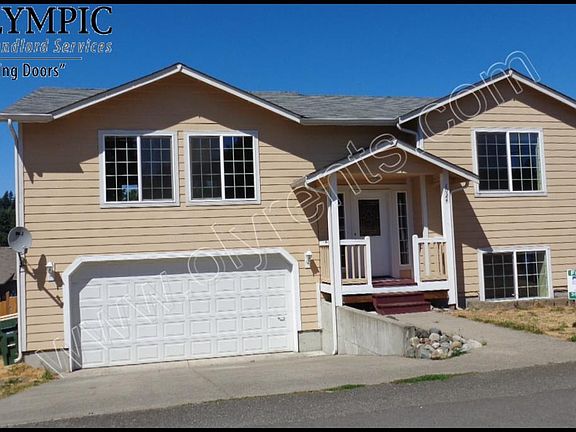 4th image of 1024 Bowen Way E