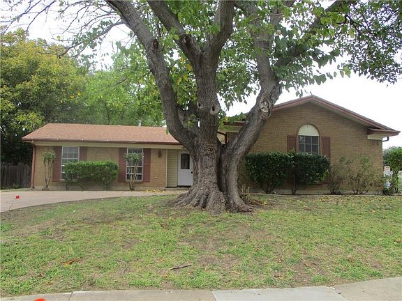 2nd image of 1817 Carla Ave