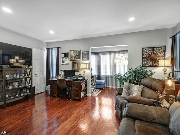 3rd image of 133 Franklin Ave APT 1