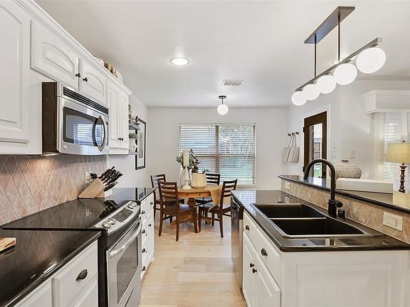 2nd image of 7909 Greenhollow Ln
