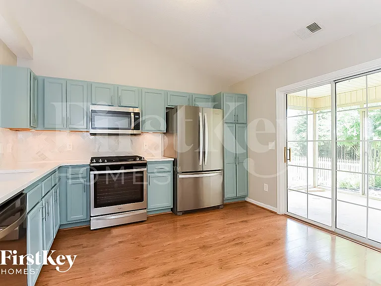 307 White Oak Way — Photo 10