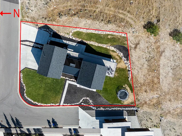 1360 Cedarwood Ln — Photo 8