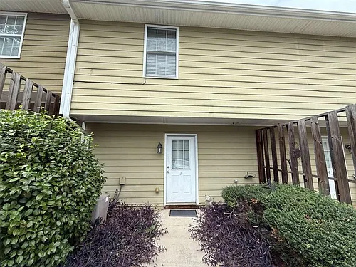 105 Westchester Dr Photo 1