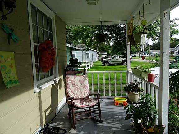 3rd image of 1205 Laurel St