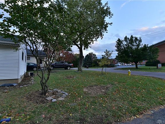 4th image of 3150 Sutton Ave