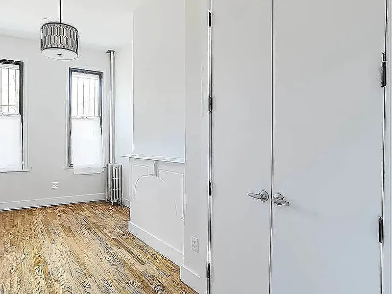 352 Melrose St #1B — Photo 6