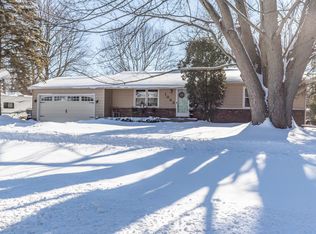 1065 Haslett Rd, Haslett, MI 48840