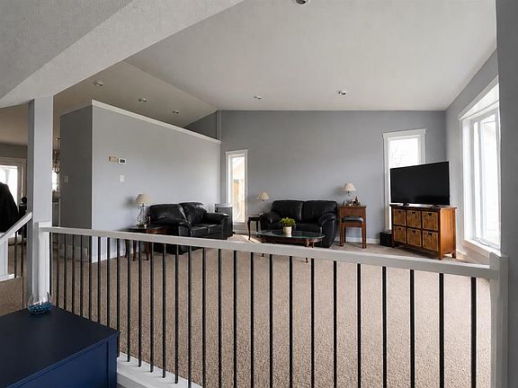 4th image of 5521 W 46th St