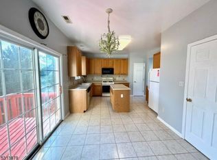 167 Winding Hill Dr, Hackettstown, NJ 07840