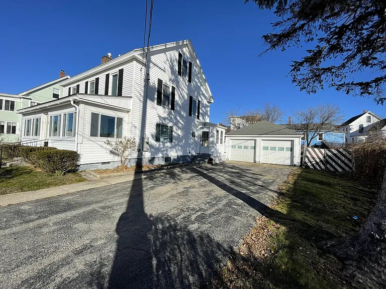 9 Spruce St — Photo 1