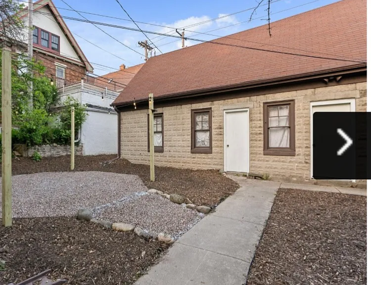 3062 N Oakland Ave — Photo 6