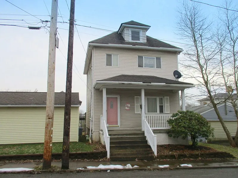 289 Clay St photo 1