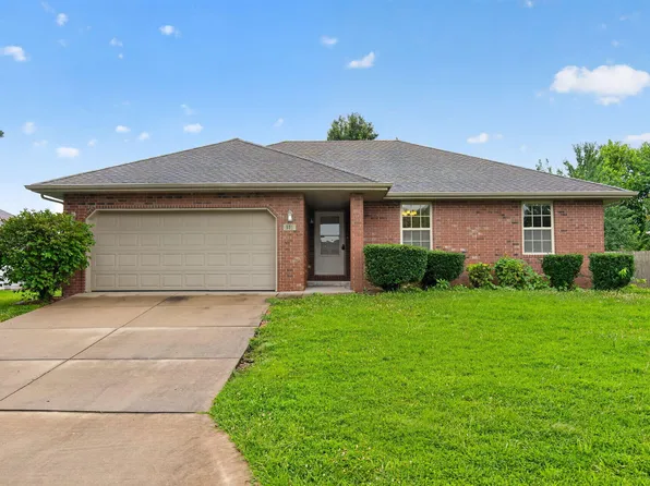 1102 E Chesapeake Drive, Ozark, MO 65721