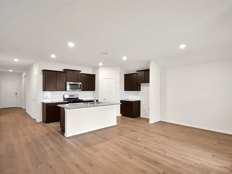 7221 Mayplace Dr — Photo 10