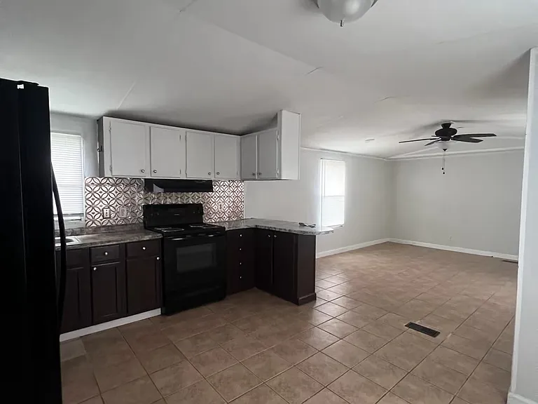 1400 Mobley Ln — Photo 7