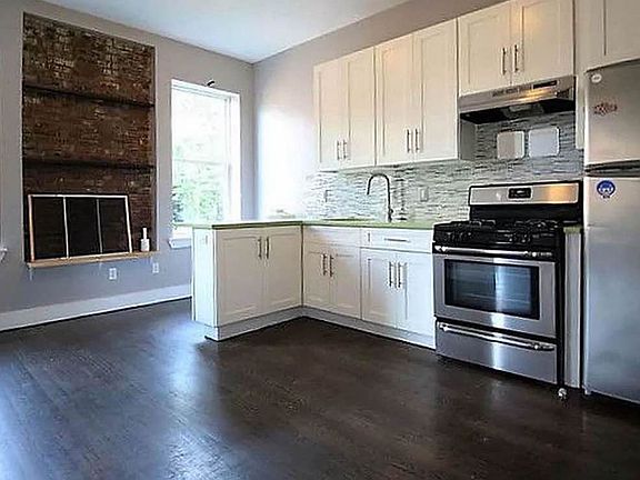 4th image of 151 Meserole St #2T