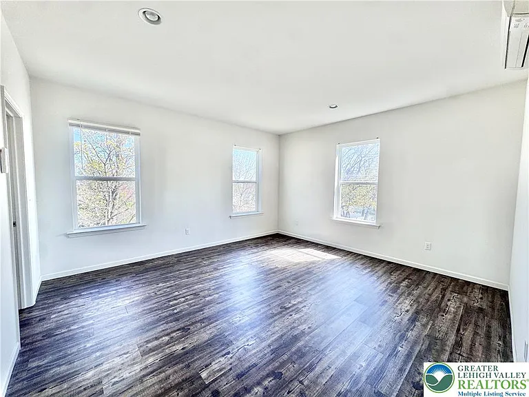 315 E Stone Aly #3 — Photo 7