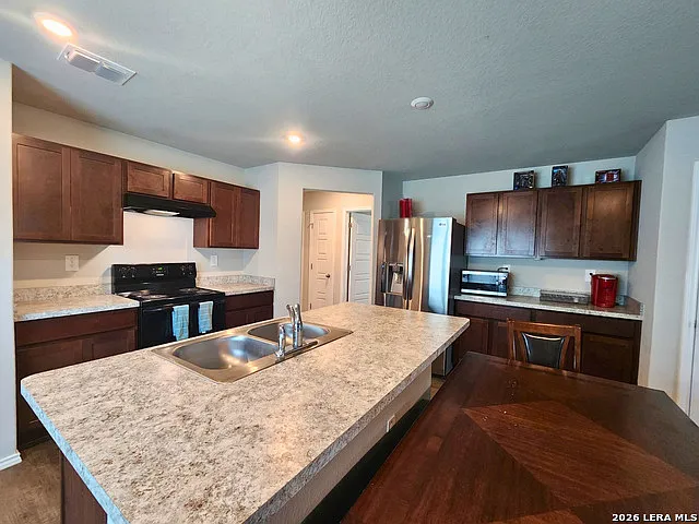 3 bed, 2.0 bath, 1459 sqft, $1,795 — Photo 4