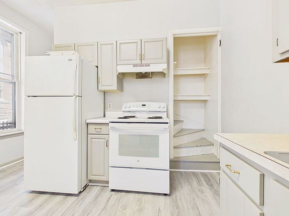 3rd image of 242 Harris St APT 1