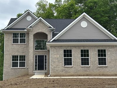 9585 Crown Ridge Dr, White Lake, MI, 48386