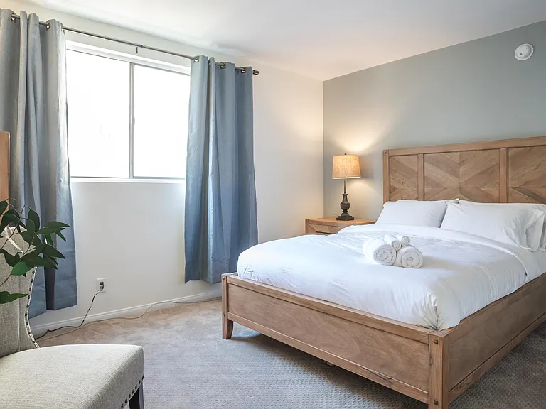 423 S Sherbourne Dr #4 — Photo 6