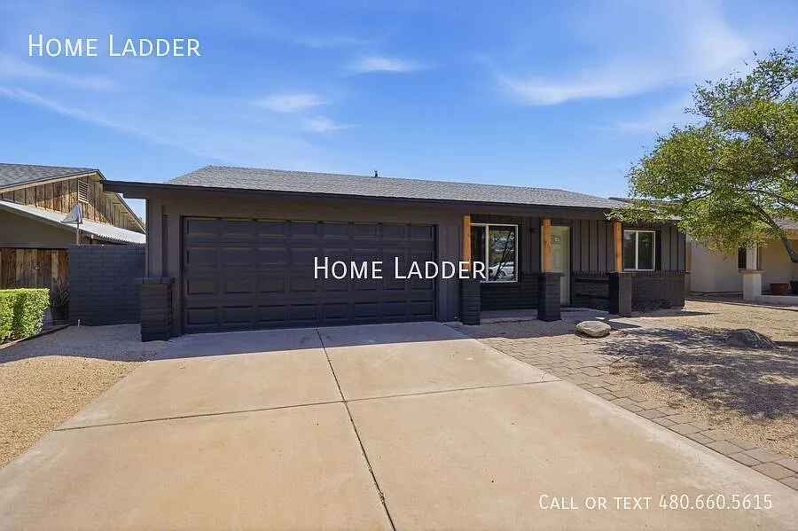 Remodeled 3-Bedroom Tempe Home with Pool, Fireplace & Landscaped Backyard — Photo 2
