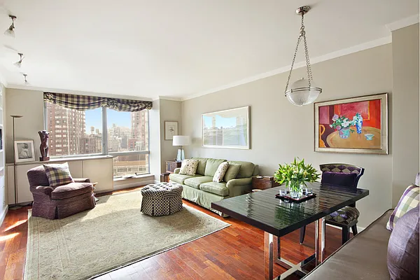 Sold by Stribling | media 11