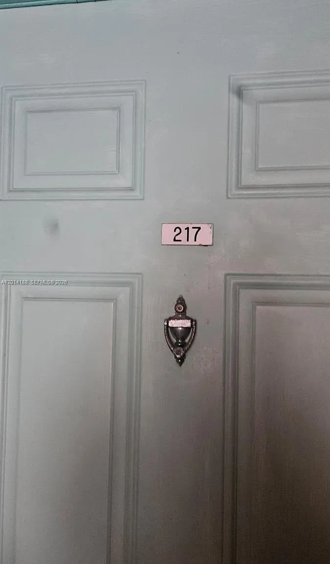 Harding Tower Condo — Photo 1