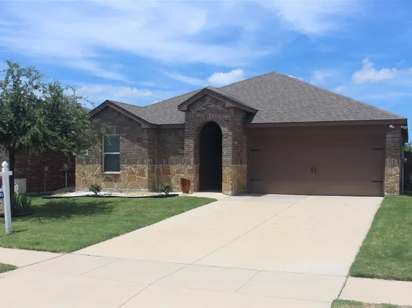 825 Alton Dr, Aubrey, TX 76227