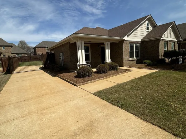 291 Meadowview Ln, Prattville, AL 36066